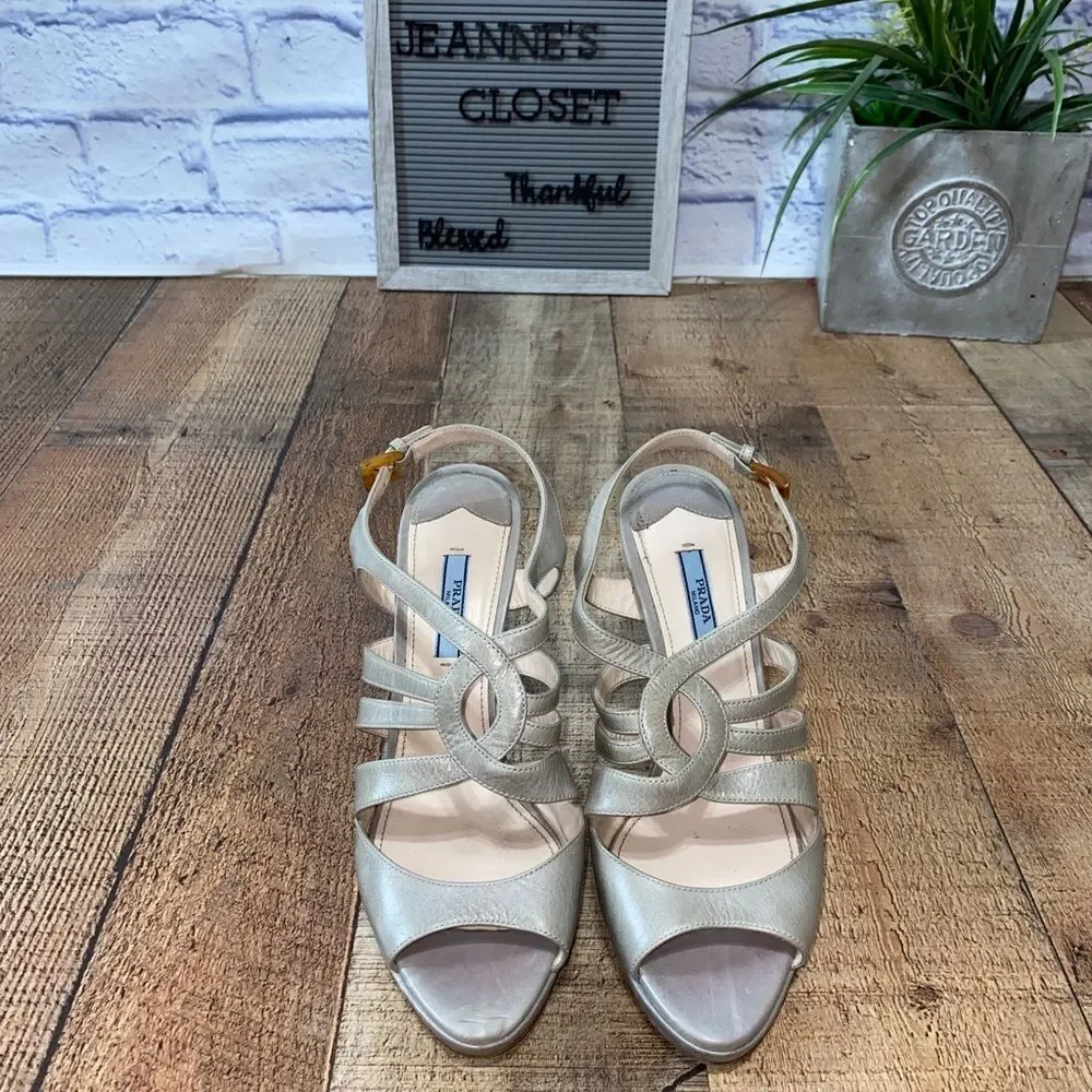 Prada Sandals Beige Gray Leather T-Strap Platform Heel Size 39.5 / US 9